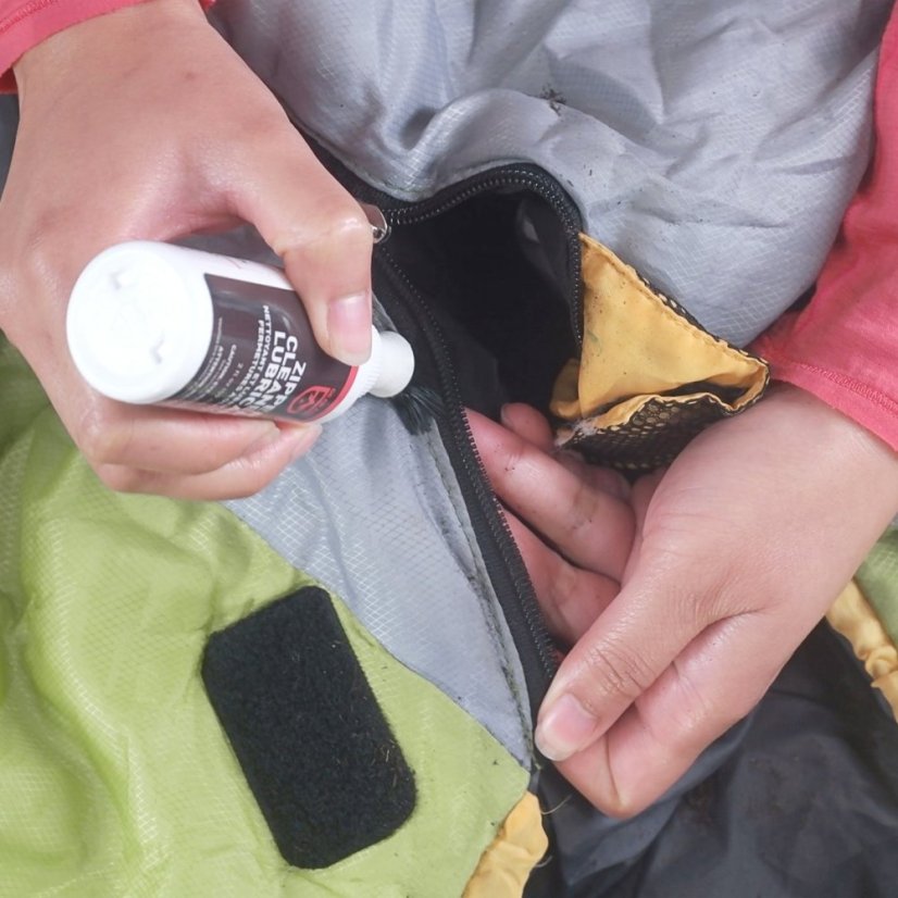 Čistič a mazivo na zipsy GEAR AID Zipper Cleaner and Lubricant